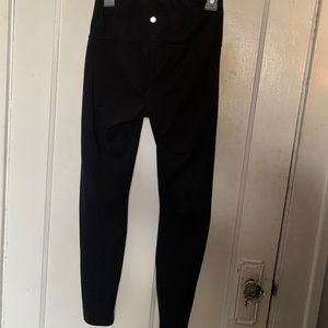 Women’s Size M black Yogalicious leggings